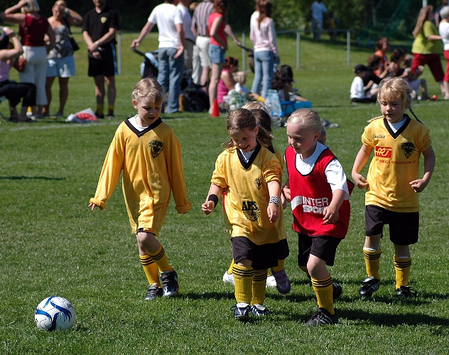 2006-06-10 (51).JPG - Fotbollskolan Flickor